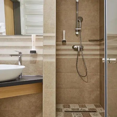 Couette-café Gold House 4*