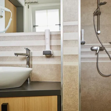 Couette-café Gold House 4*
