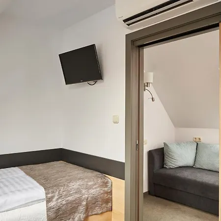 فندق مبيت وإفطار Gold House بالاتونفوريد