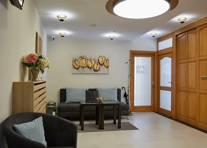 Bed and breakfast Gold House 4*
